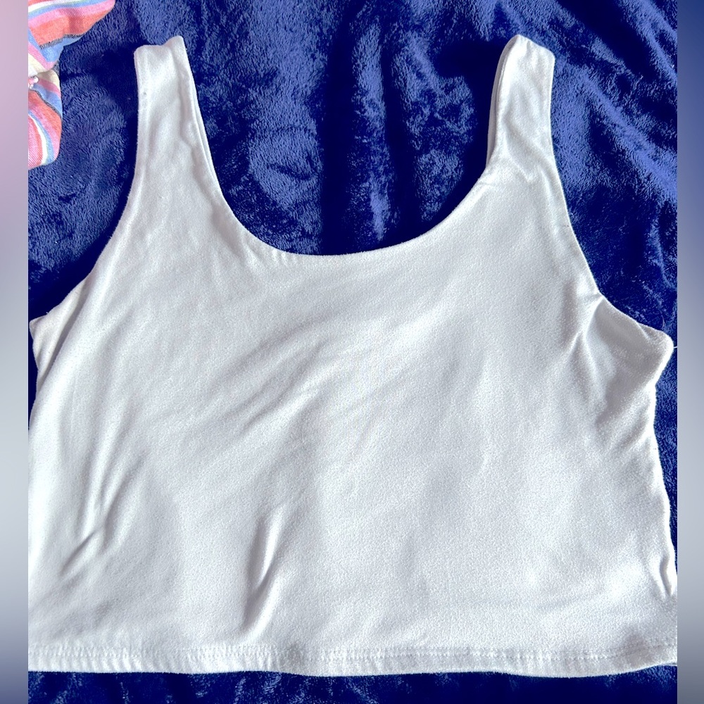 plain white top